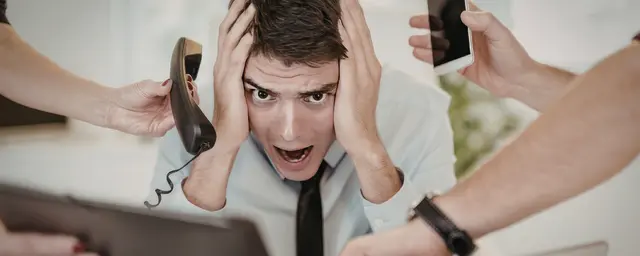 Amenazas veladas en el trabajo: qué hacer cuando intentan que obedezcas por miedo