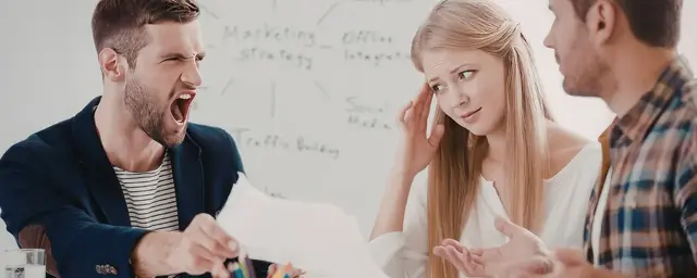 Qué hacer cuando tu jefe te habla de forma humillante
