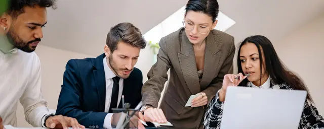 Cómo mantener la calma en el trabajo sin ignorar lo que sientes